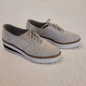 Madden Girl 'Andria' platform wing tip lace-up grey white tan size 6M